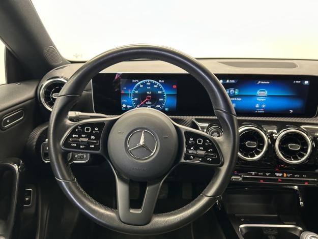 MERCEDES-BENZ CLA 180 Coupé MBUX  