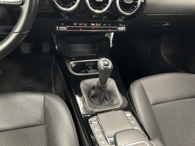 MERCEDES-BENZ CLA 180 Coupé MBUX  