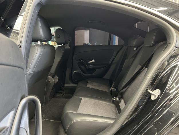 MERCEDES-BENZ CLA 180 Coupé MBUX  