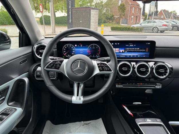 MERCEDES-BENZ A 180 d New Modèle Luxury Line  