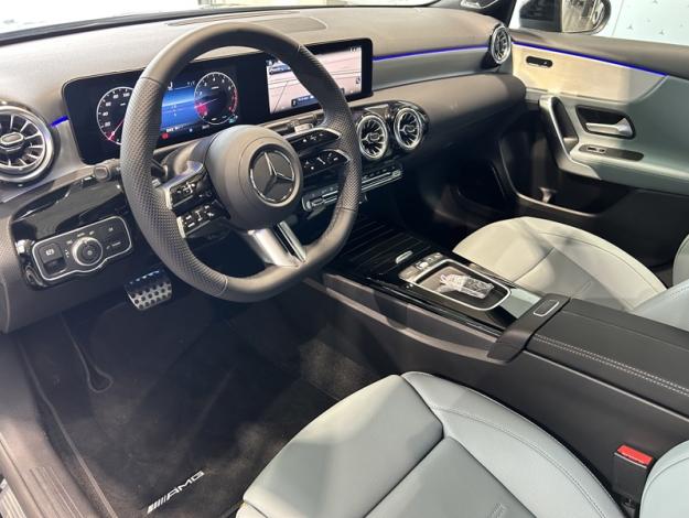 MERCEDES-BENZ A 200   AMG Line
