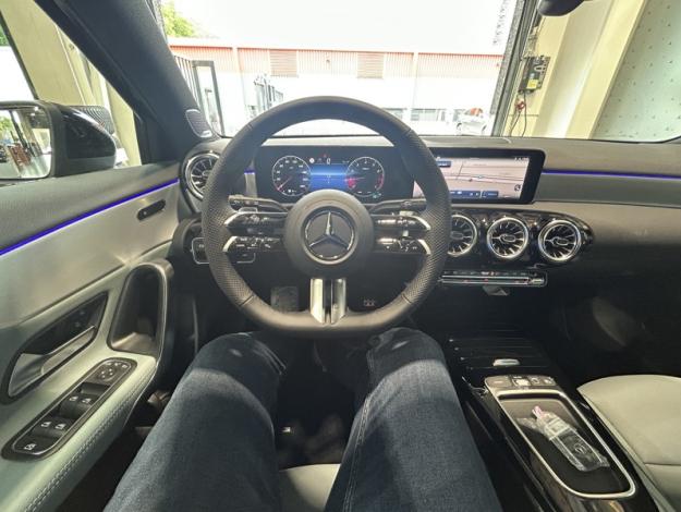 MERCEDES-BENZ A 200   AMG Line