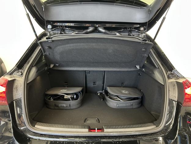 MERCEDES-BENZ A 250 e Pack AMG Pack Night Pano  