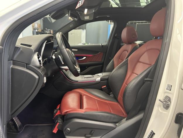 MERCEDES-BENZ GLC 300 4MATIC AMG Pack Night Toit pano  