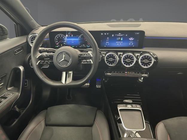 MERCEDES-BENZ A 250 e AMG Pack Night Pano  