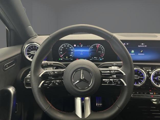 MERCEDES-BENZ A 250 e AMG Pack Night Pano  