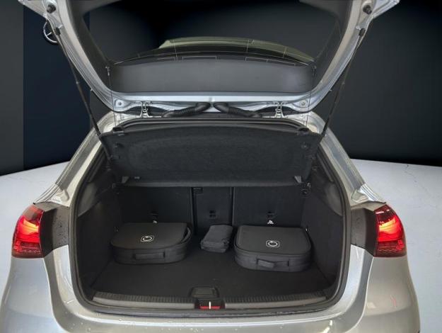 MERCEDES-BENZ A 250 e AMG Pack Night Pano  
