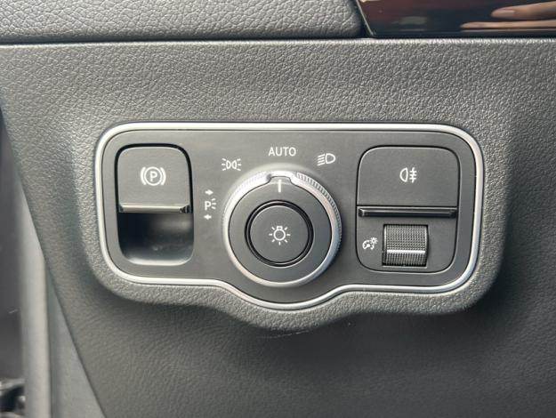 MERCEDES-BENZ GLA 200 d AMG Line  GLA 200 d AMG Line