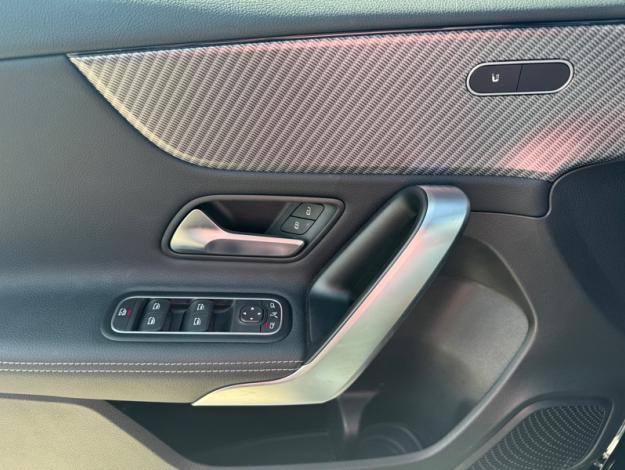 MERCEDES-BENZ A 180 d Business Line  