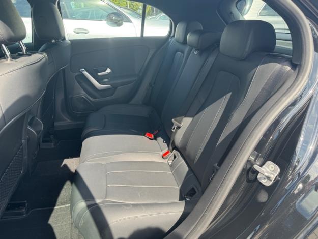 MERCEDES-BENZ A 180 d Business Line  