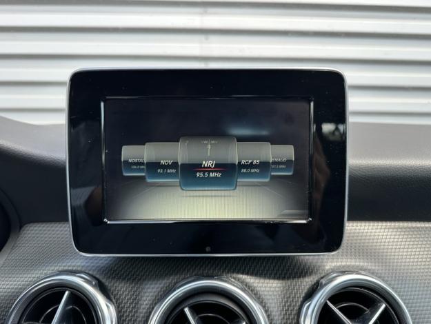 MERCEDES-BENZ GLA 180 d Inspiration  