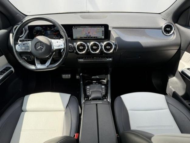 MERCEDES-BENZ GLA 200 AMG Line  