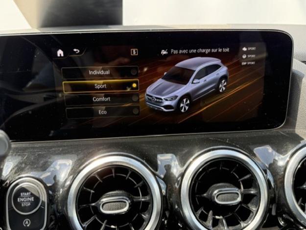 MERCEDES-BENZ GLA 200 AMG Line  