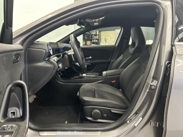 MERCEDES-BENZ A 250 AMG line  