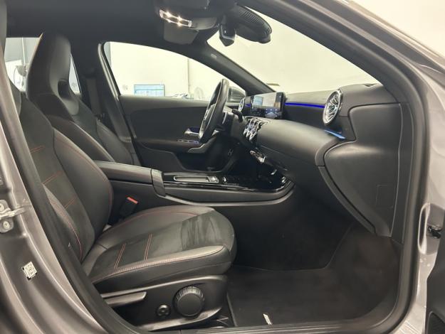 MERCEDES-BENZ A 250 AMG line  