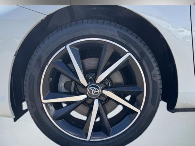 TOYOTA Auris 1.8 HYBRID 136 CVT AUTO COLLECTION  