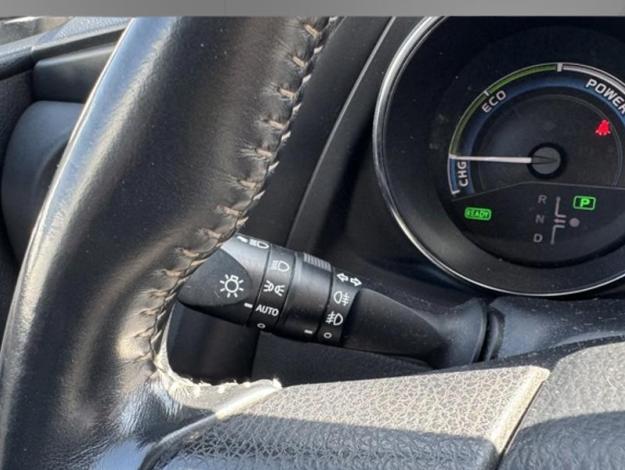 TOYOTA Auris 1.8 HYBRID 136 CVT AUTO COLLECTION  