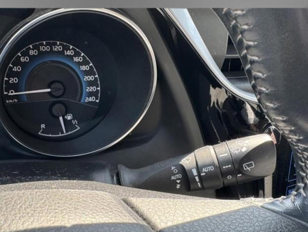 TOYOTA Auris 1.8 HYBRID 136 CVT AUTO COLLECTION  