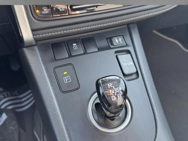 TOYOTA Auris 1.8 HYBRID 136 CVT AUTO COLLECTION  