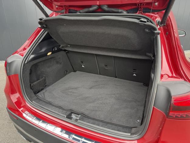 MERCEDES-BENZ GLA 200 d AMG Line  