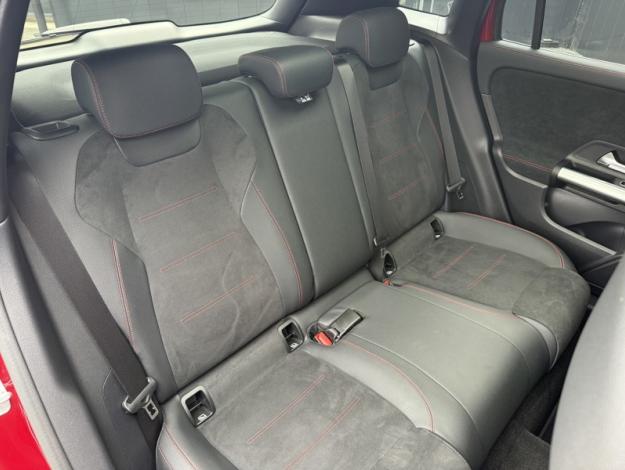 MERCEDES-BENZ GLA 200 d AMG Line  