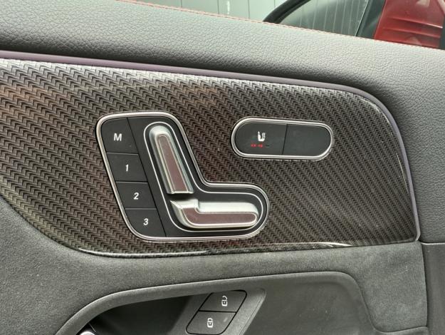 MERCEDES-BENZ GLA 200 d AMG Line  