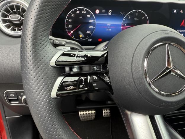 MERCEDES-BENZ GLA 200 d AMG Line  
