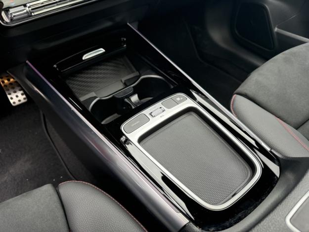 MERCEDES-BENZ GLA 200 d AMG Line  