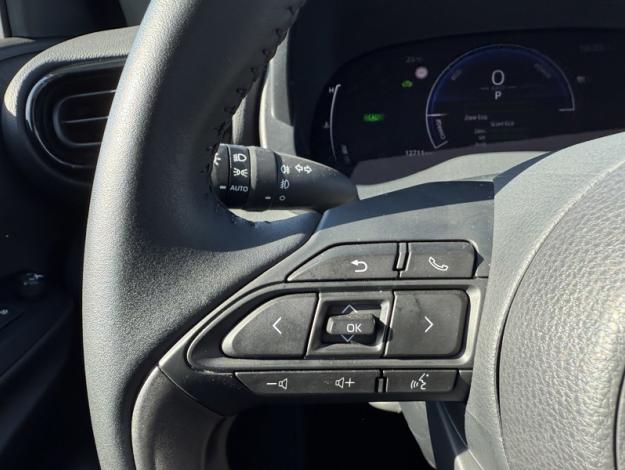 TOYOTA Yaris Hybride Hybride 116h Design  MC24