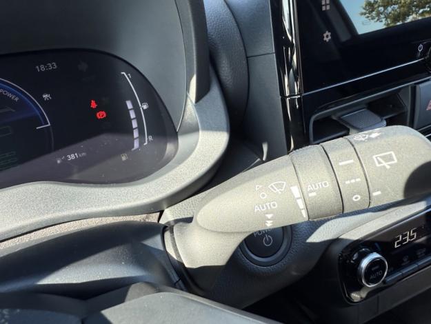 TOYOTA Yaris Hybride Hybride 116h Design  MC24