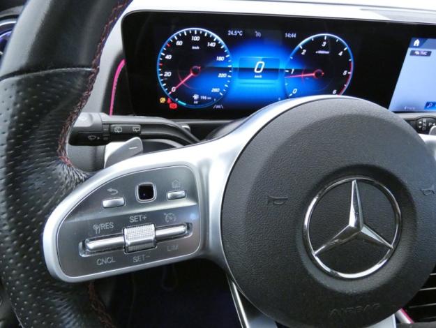 MERCEDES-BENZ GLB 200 d AMG Line  