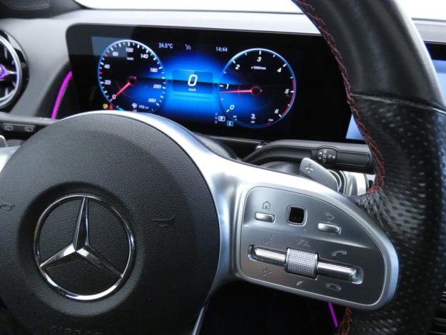 MERCEDES-BENZ GLB 200 d AMG Line  