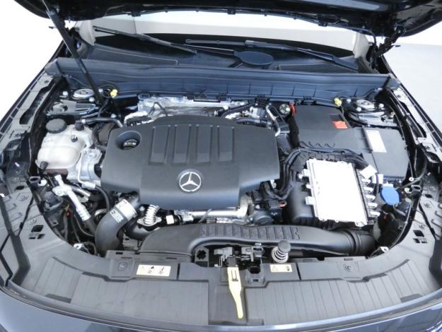 MERCEDES-BENZ GLB 200 d AMG Line  