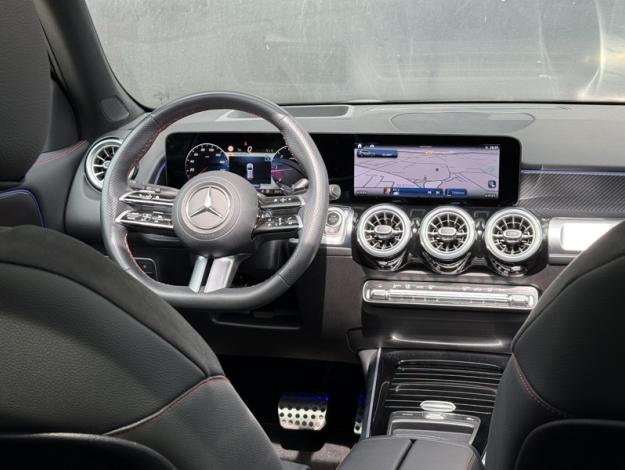 MERCEDES-BENZ GLB 200 d AMG Line  