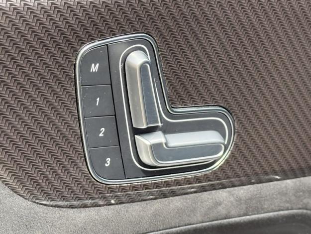 MERCEDES-BENZ GLB 200 d AMG Line  