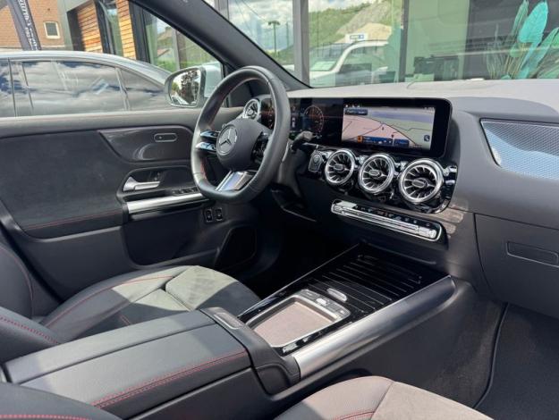 MERCEDES-BENZ GLA 250 e AMG Line  
