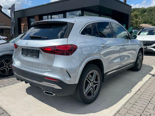 MERCEDES-BENZ GLA 250 e AMG Line  