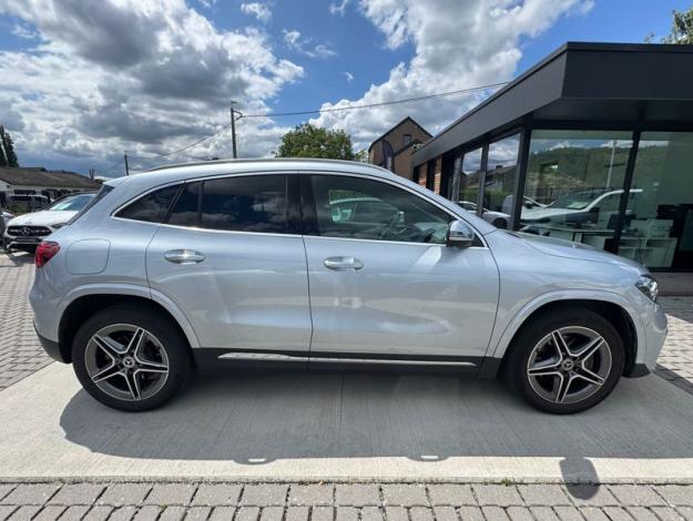 MERCEDES-BENZ GLA 250 e AMG Line  