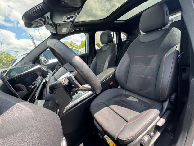 MERCEDES-BENZ GLA 250 e AMG Line  