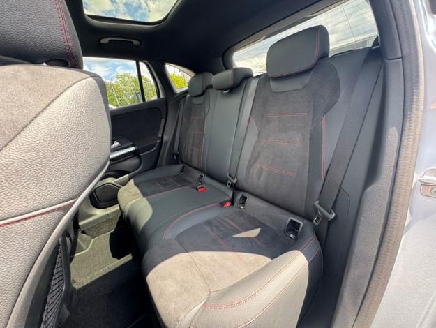 MERCEDES-BENZ GLA 250 e AMG Line  