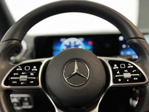 MERCEDES-BENZ GLA 200 Progressive Line  