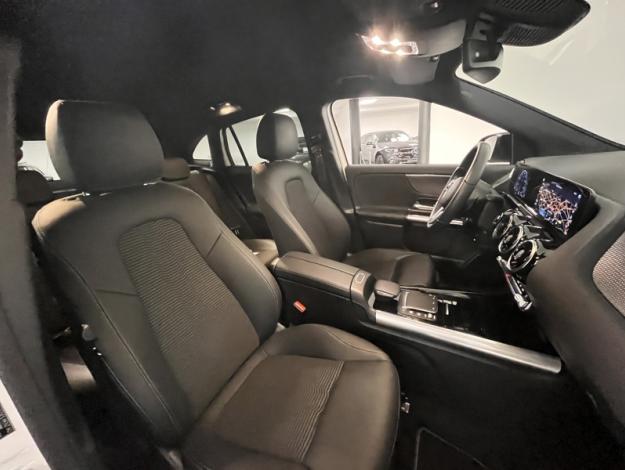 MERCEDES-BENZ GLA 200 Progressive Line  