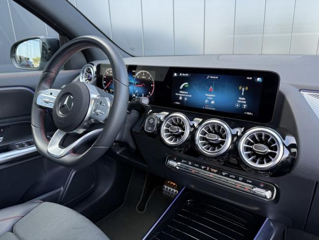 MERCEDES-BENZ GLA 200 d AMG Line  