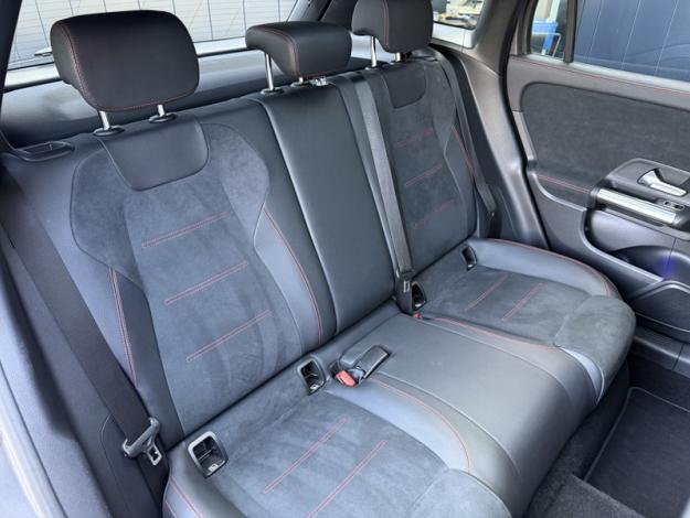 MERCEDES-BENZ GLA 200 d AMG Line  