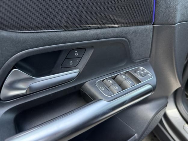 MERCEDES-BENZ GLA 200 d AMG Line  