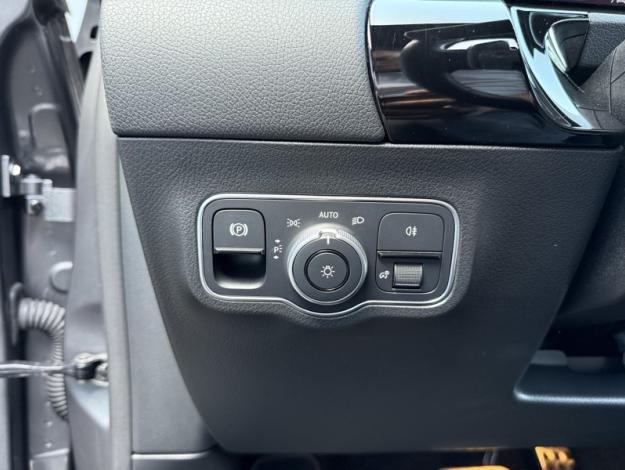 MERCEDES-BENZ GLA 200 d AMG Line  