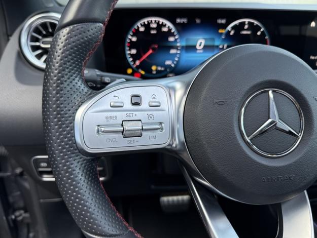 MERCEDES-BENZ GLA 200 d AMG Line  