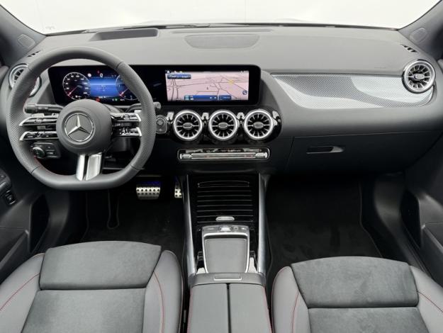 MERCEDES-BENZ GLA 200 d AMG Line  GLA 200 d AMG Line