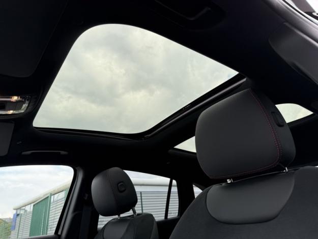 MERCEDES-BENZ GLA 200 d AMG Line  GLA 200 d AMG Line