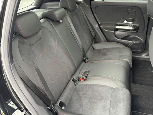 MERCEDES-BENZ GLA 200 d AMG Line  GLA 200 d AMG Line